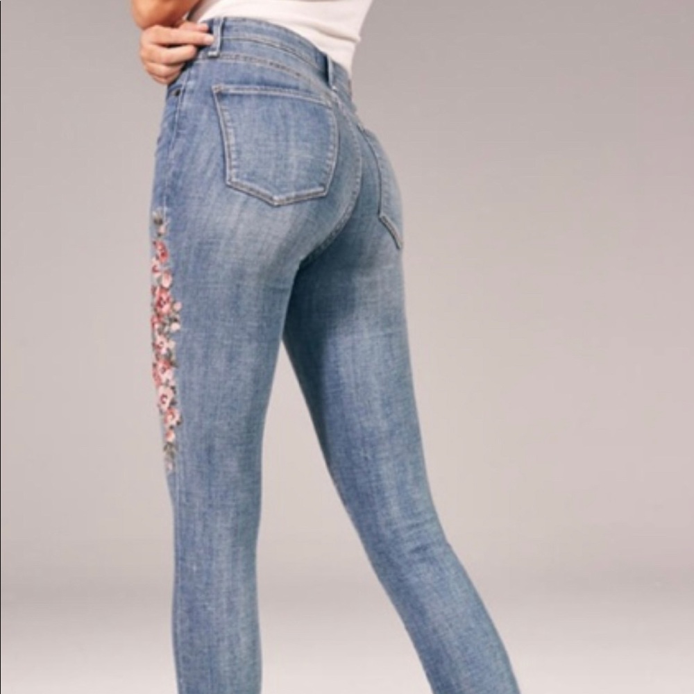 Abercrombie NEW WITH TAGS Simone High Rise Skinny